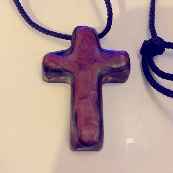 Wood look carved cross on cord - Picture 4 of 7